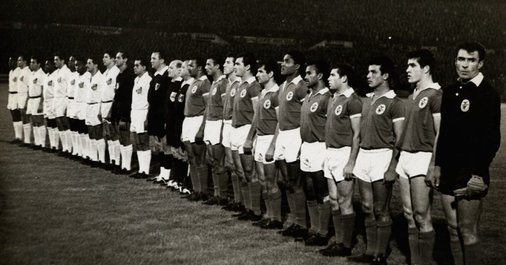 Santos x Benfica - 1962 - DNA Santástico - Santos FC - Imagem Destacada